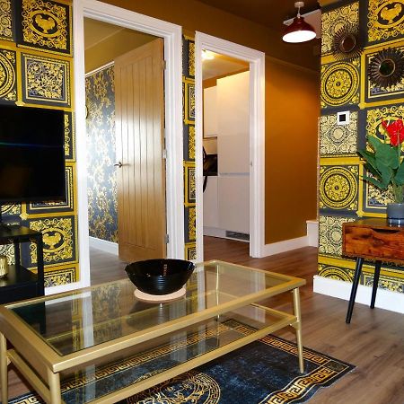 Ultra Deluxe Versace Apartment Near Sheffield Full Sky Tv Rotherham Eksteriør bilde