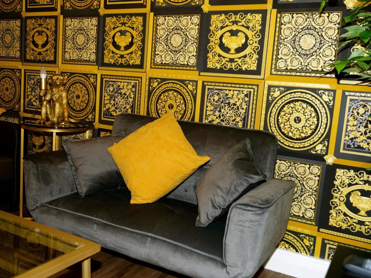 Ultra Deluxe Versace Apartment Near Sheffield Full Sky Tv Rotherham Eksteriør bilde