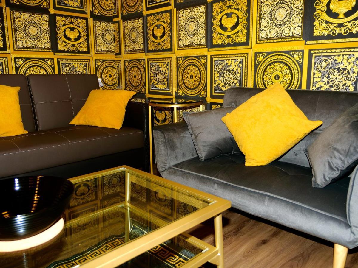 Ultra Deluxe Versace Apartment Near Sheffield Full Sky Tv Rotherham Eksteriør bilde