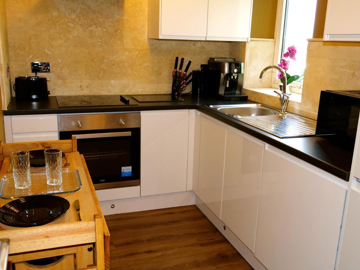 Ultra Deluxe Versace Apartment Near Sheffield Full Sky Tv Rotherham Eksteriør bilde